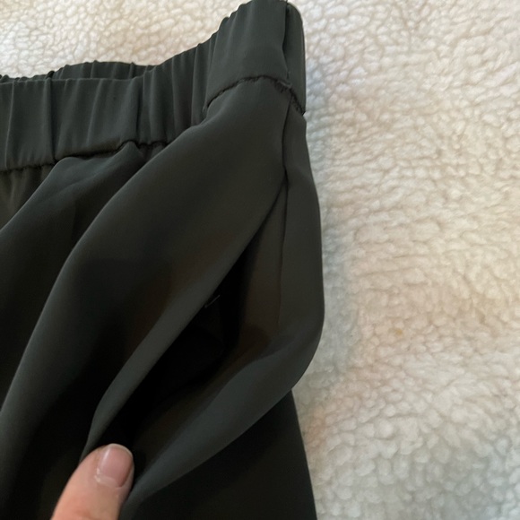 COS dark (bottle) green, pencil skirt with pleating detail - Picture 4 of 7